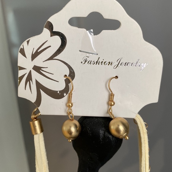 New! Jewelry Set ✨ - Picture 4 of 5